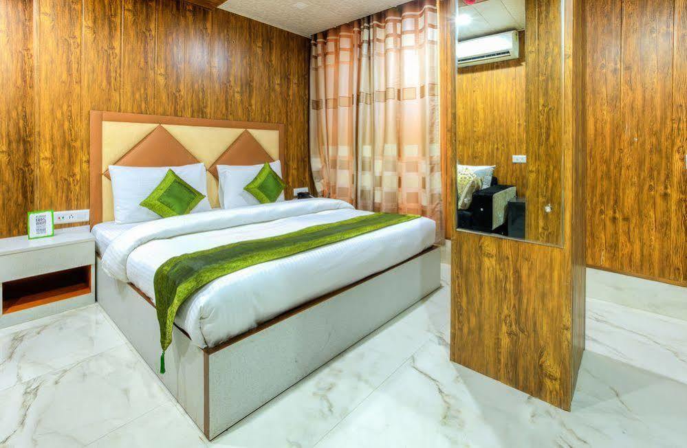 Capital O 23188 Glory Villa New Delhi Exteriör bild
