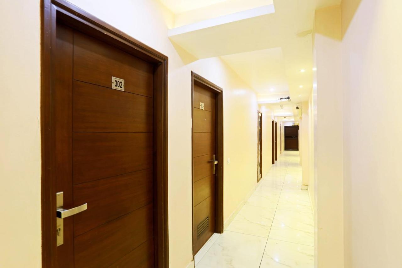 Capital O 23188 Glory Villa New Delhi Exteriör bild