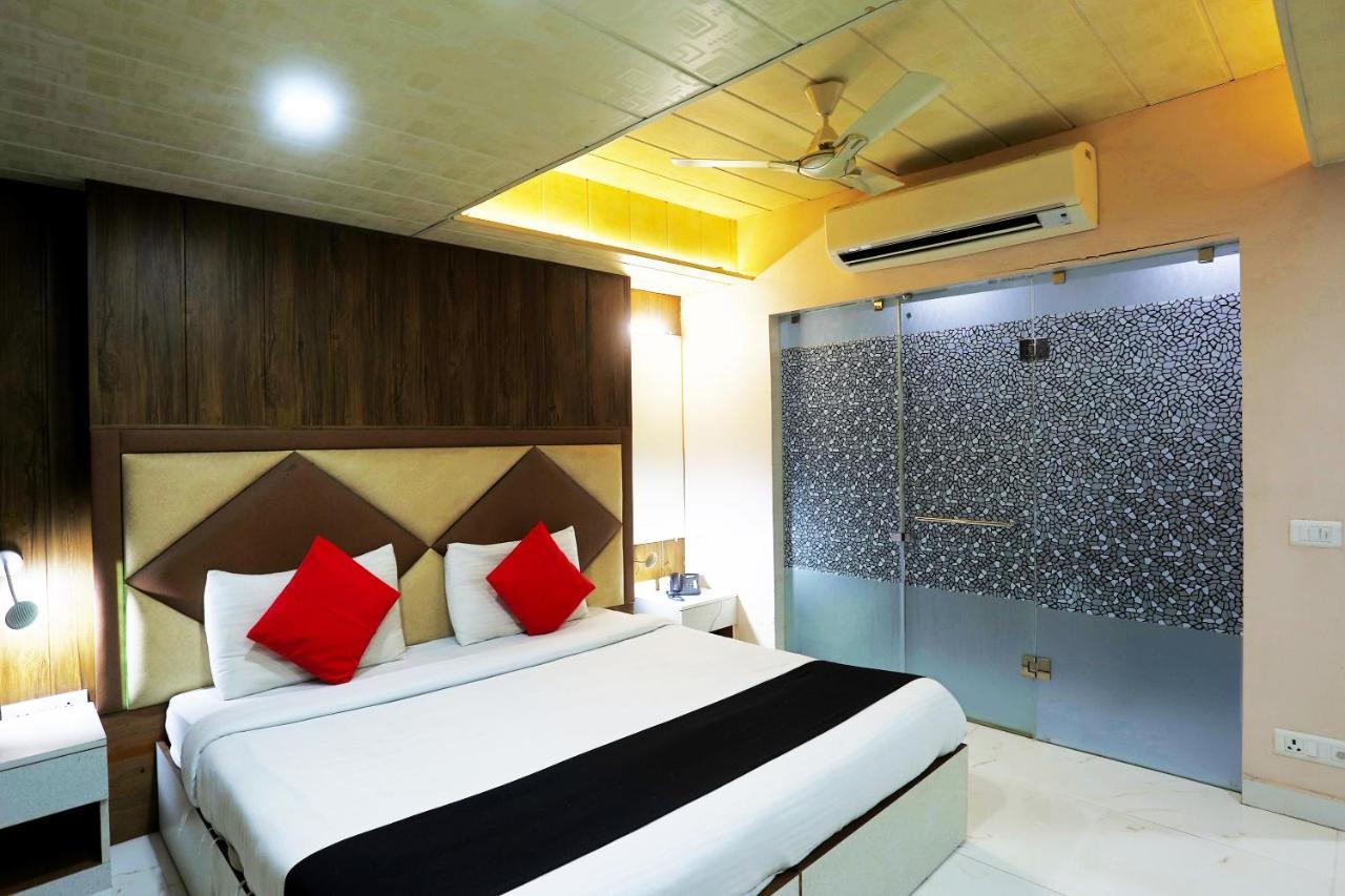 Capital O 23188 Glory Villa New Delhi Exteriör bild