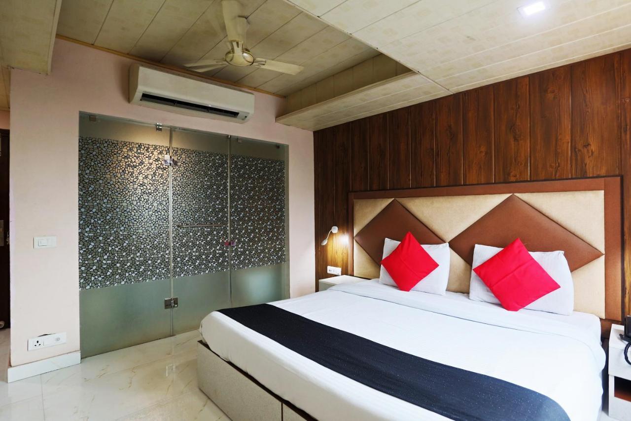 Capital O 23188 Glory Villa New Delhi Exteriör bild
